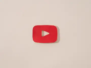 YouTube lanza una herramienta para luchar con los Deepfakes YouTube lanza una herramienta para luchar con los Deepfakes