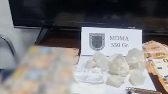 Cae una red de carteristas que vendía documentación robada en el metro para cometer estafas masivas Cae una red de carteristas que vendía documentación robada en el metro para cometer estafas masivas