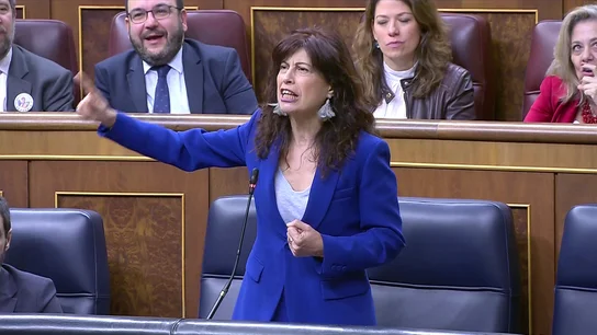 Ana Redondo estalla contra el "machismo reaccionario" del PP: "¡Vergüenza! El negacionismo mata y ustedes son cómplices" Ana Redondo estalla contra el "machismo reaccionario" del PP: "¡Vergüenza! El negacionismo mata y ustedes son cómplices"