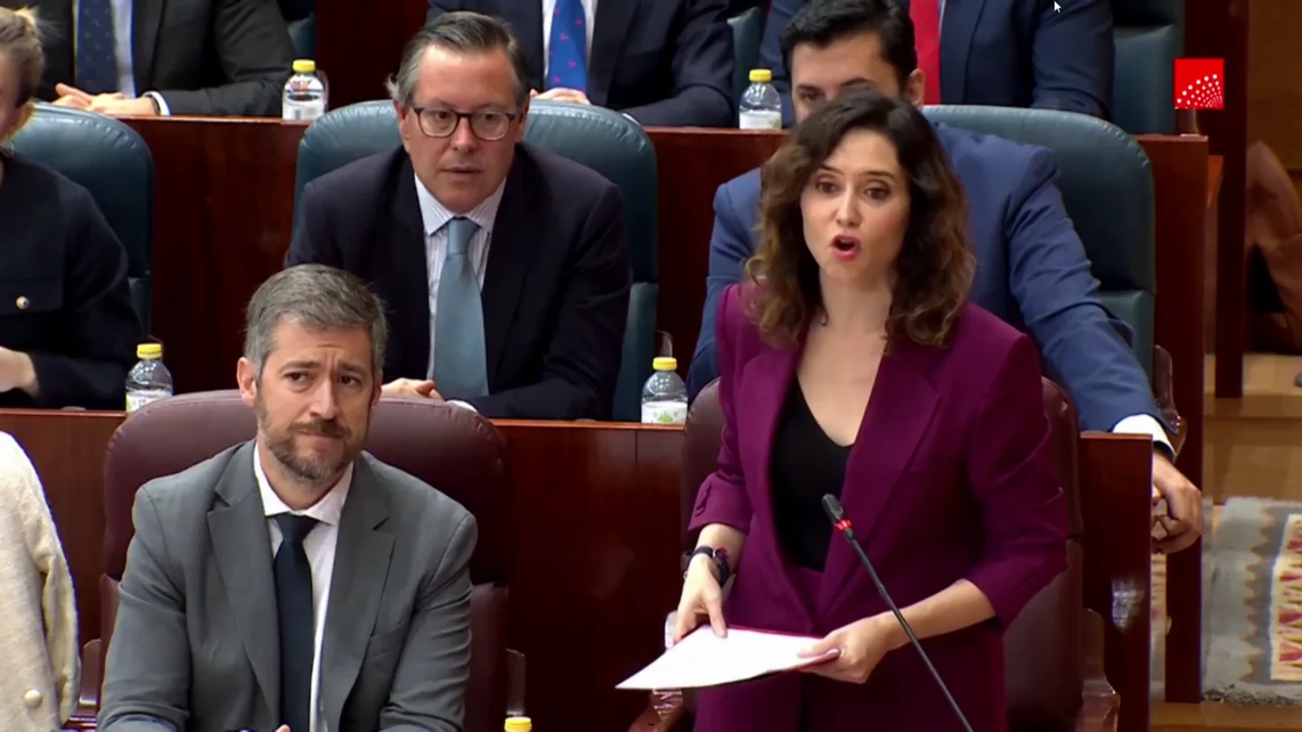 Ayuso avala el señalamiento de su jefe de gabinete, Miguel Ángel Rodríguez, para intimidar a periodistas Ayuso avala el señalamiento de su jefe de gabinete, Miguel Ángel Rodríguez, para intimidar a periodistas