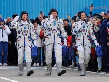 Astronautas que viajarán en la nave Soyuz MS-25