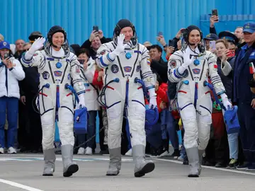Astronautas que viajarán en la nave Soyuz MS-25 Astronautas que viajarán en la nave Soyuz MS-25