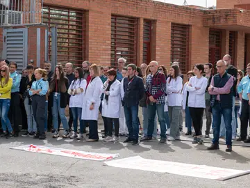 Trabajadores del centro penitenciario de Ponent, en Lleida, protestan por las agresiones en la cárcel