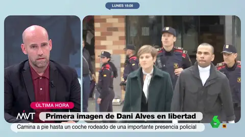 Gonzalo Miró analiza en Más Vale Tarde las primeras imágenes de Dani Alves saliendo de la cárcel escoltado por la policía y asegura que, más que la forma en que se ha producido, "lo importante es si es normal que esté en la calle a los 14 meses".