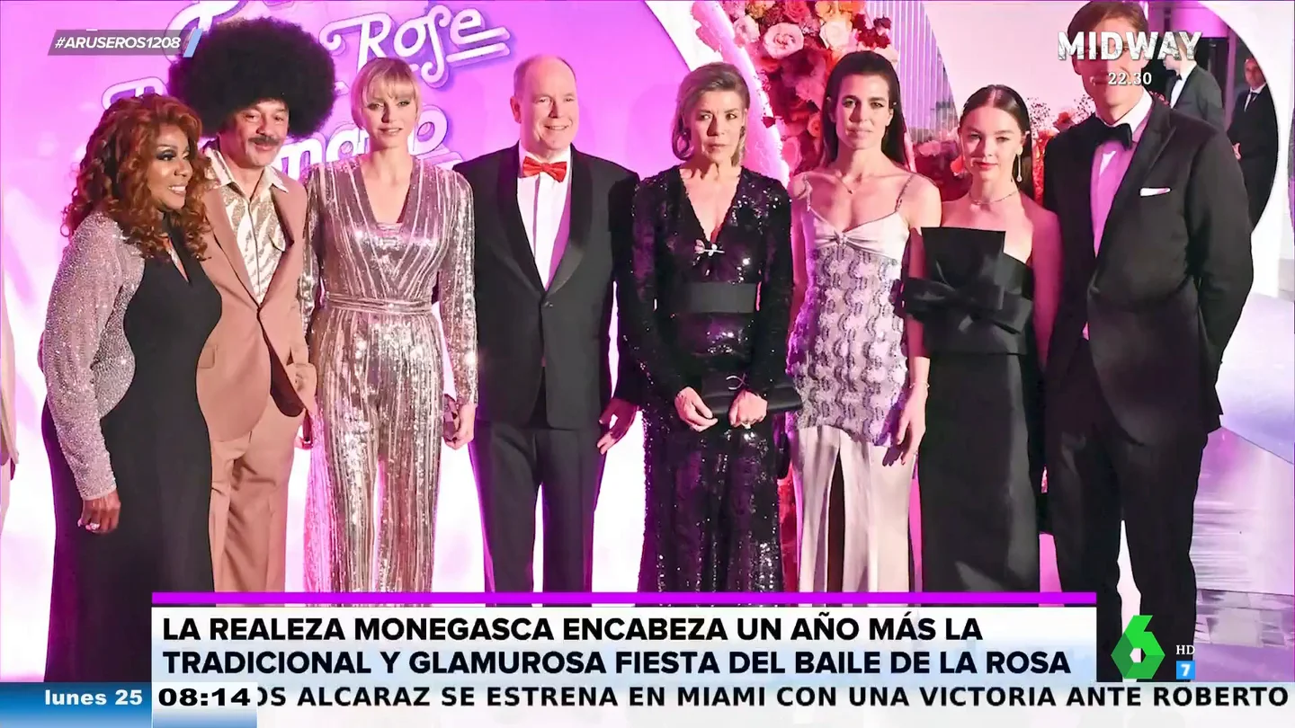 De Carlota Casiraghi a Ágatha Ruiz de la Prada o Charlene de Mónaco: estos son los looks del glamuroso Baile de la Rosa De Carlota Casiraghi a Ágatha Ruiz de la Prada o Charlene de Mónaco: estos son los looks del glamuroso Baile de la Rosa