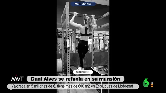 Joana Sanz, la mujer de Dani Alves, lejos del futbolista tras su salida de prisión Cristina Pardo explica en este vídeo que Joana Sanz, la mujer de Dani Alves, ha hecho una publicación en sus redes para dejar claro que no se encuentra en la casa que comparte con el futbolista, en la que se ha refugiado tras salir de prisión.