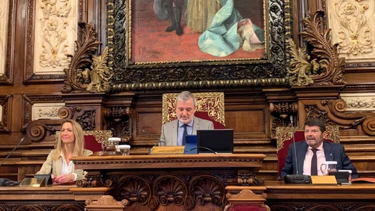 El alcalde de Barcelona, Jaume Collboni, en el pleno extraordinario de este miércoles El alcalde de Barcelona, Jaume Collboni, en el pleno extraordinario de este miércoles