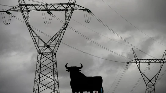 Imagen de archivo de torres de electricidad en España. Imagen de archivo de torres de electricidad en España.