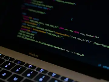 Los dos errores en ciberseguridad que no debes cometer si viajas en Semana Santa Los dos errores en ciberseguridad que no debes cometer si viajas en Semana Santa