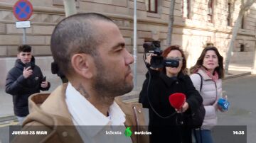 Dani Alves acude a firmar a los juzgados tras su puesta en libertad bajo fianza