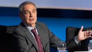 El expresidente del Gobierno José Luis Rodríguez Zapatero durante la conferencia &#39;La democracia como promesa abierta&#39; en la Universidad de Málaga este martes.