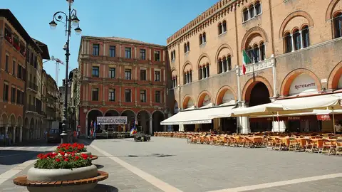 La Piazza dei Signori de Treviso La Piazza dei Signori de Treviso