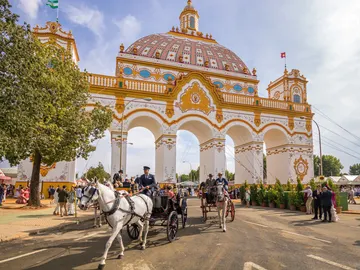Portada de la Feria de Abril de Sevilla Portada de la Feria de Abril de Sevilla