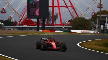 Carlos Sainz rueda con el Ferrari