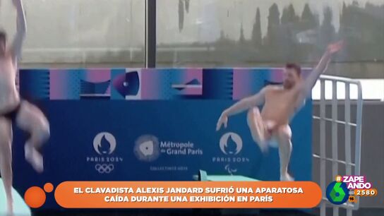Ca&iacute;da del clavadista Alexis Jandrad en la inauguraci&oacute;n del centro acu&aacute;tico de los Juegos Ol&iacute;mpicos