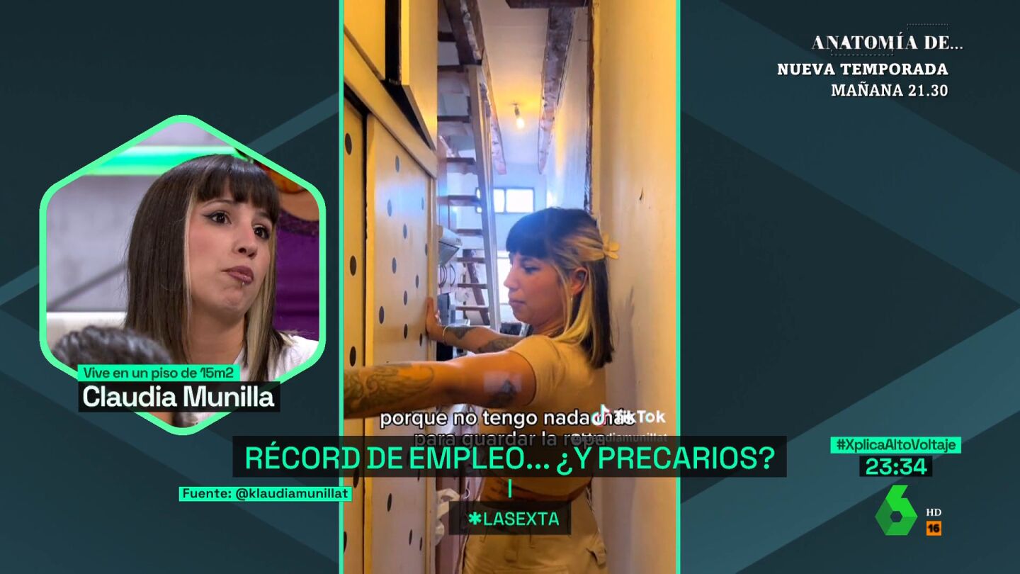 Una joven muestra la buhardilla en la que vive en Lavapi&eacute;s, Madrid: "Cobro 23.000 euros al a&ntilde;o y pago 500 euros de alquiler"