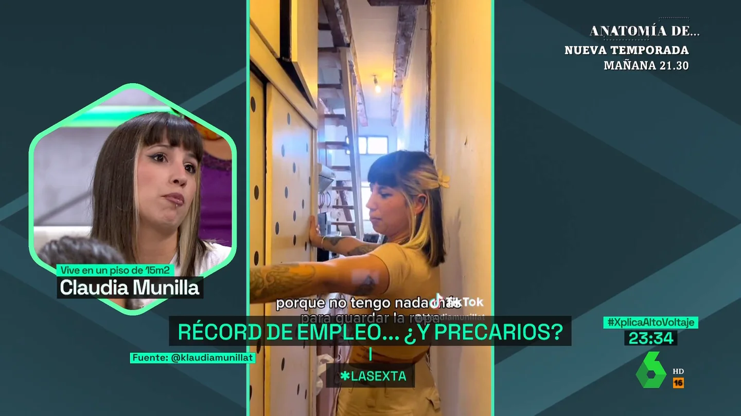 Una joven muestra la buhardilla en la que vive en Lavapiés, Madrid: "Cobro 23.000 euros al año y pago 500 euros de alquiler" Una joven muestra la buhardilla en la que vive en Lavapiés, Madrid: "Cobro 23.000 euros al año y pago 500 euros de alquiler"