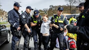Greta Thunberg, detenida de nuevo durante una protesta ecologista en una carretera de Países Bajos