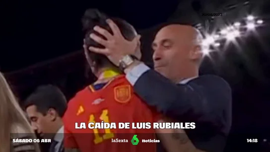 Luis Rubiales y su beso no consentido a Jenni Hermoso Luis Rubiales y su beso no consentido a Jenni Hermoso