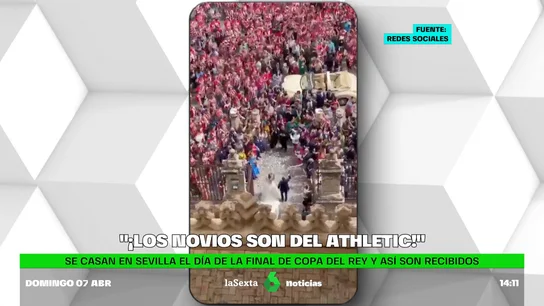 Pareja de novios, entre centenares de hinchas del Athletic Pareja de novios, entre centenares de hinchas del Athletic