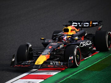 Los Red Bull recuperan los dobletes en Japón y Carlos Sainz sube al podio