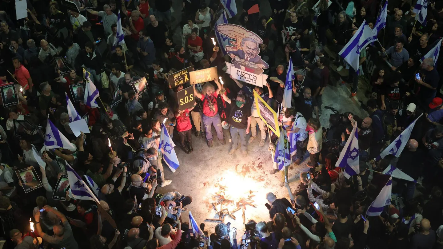 Manifestantes protestan contra el gobierno de Netanyahu en Israel Manifestantes protestan contra el gobierno de Netanyahu en Israel