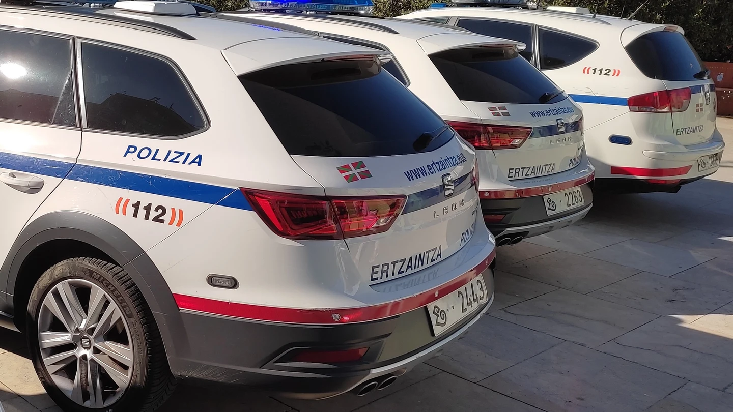 Vehículos de la Ertzaintza Vehículos de la Ertzaintza