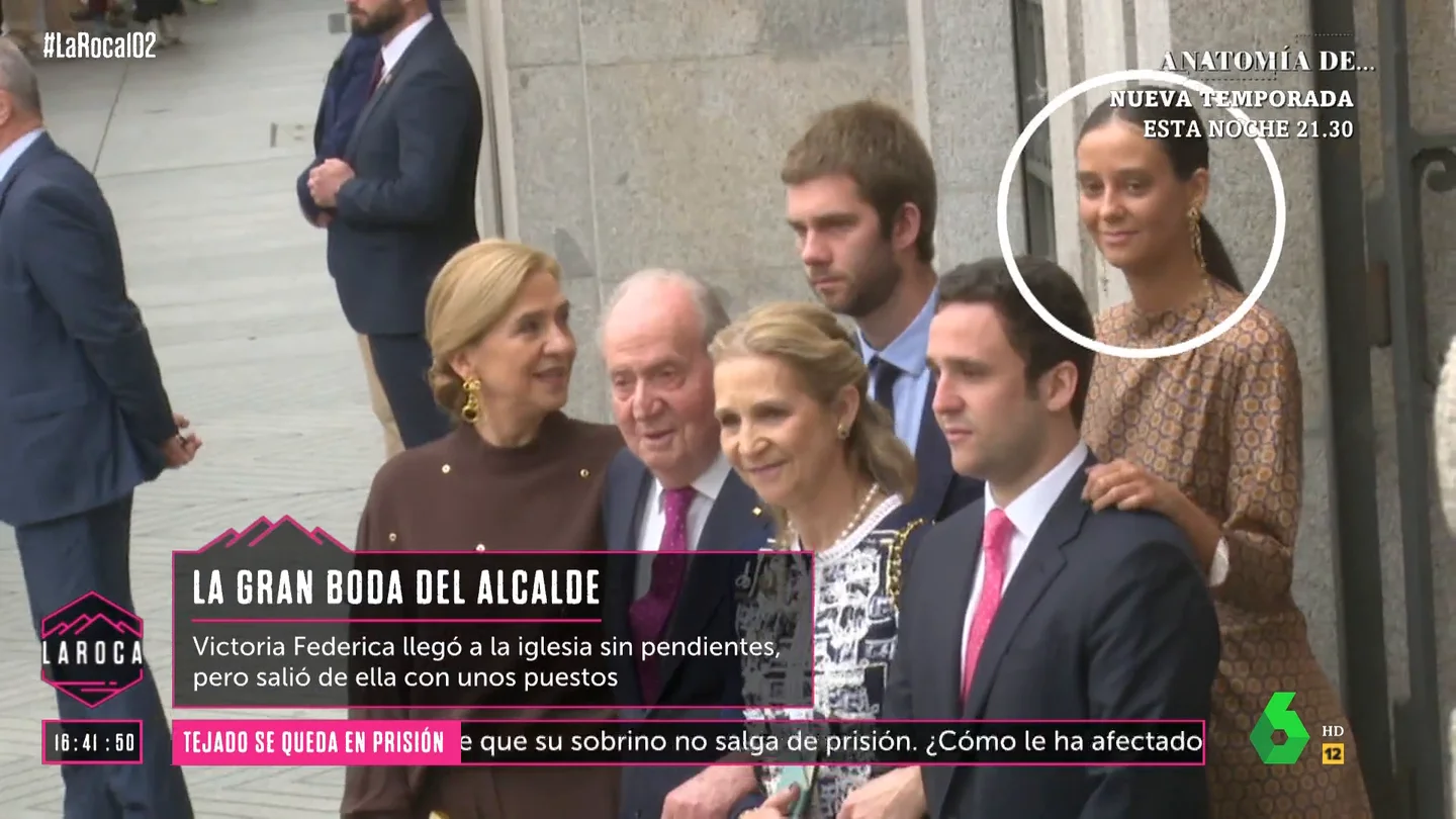 El detalle que pasa inadvertido en el 'look' de Victoria Federica en la boda de Almeida y Teresa Urquijo El detalle que pasa inadvertido en el 'look' de Victoria Federica en la boda de Almeida y Teresa Urquijo