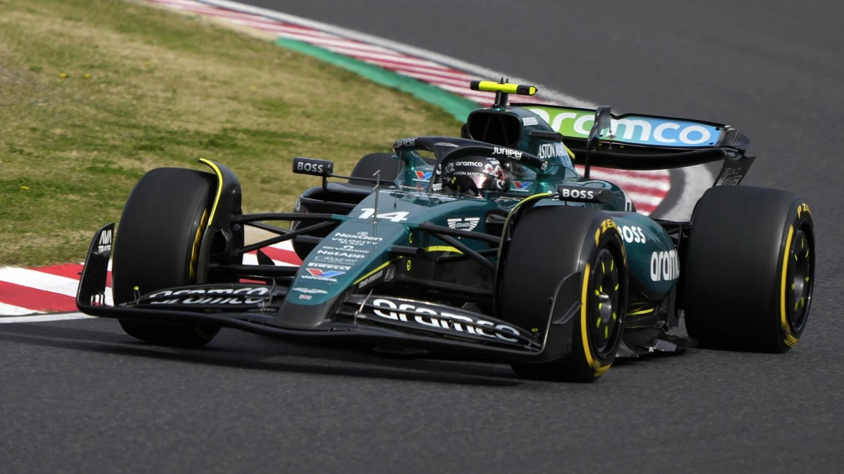 Fernando Alonso, con el Aston Martin