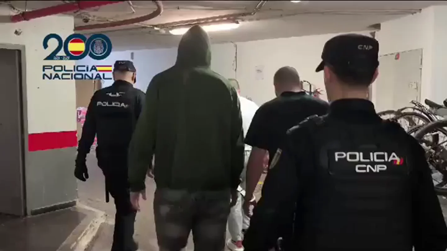 Cuatro detenidos acusados de una violación grupal a una joven en Playa de Palma Cuatro detenidos acusados de una violación grupal a una joven en Playa de Palma