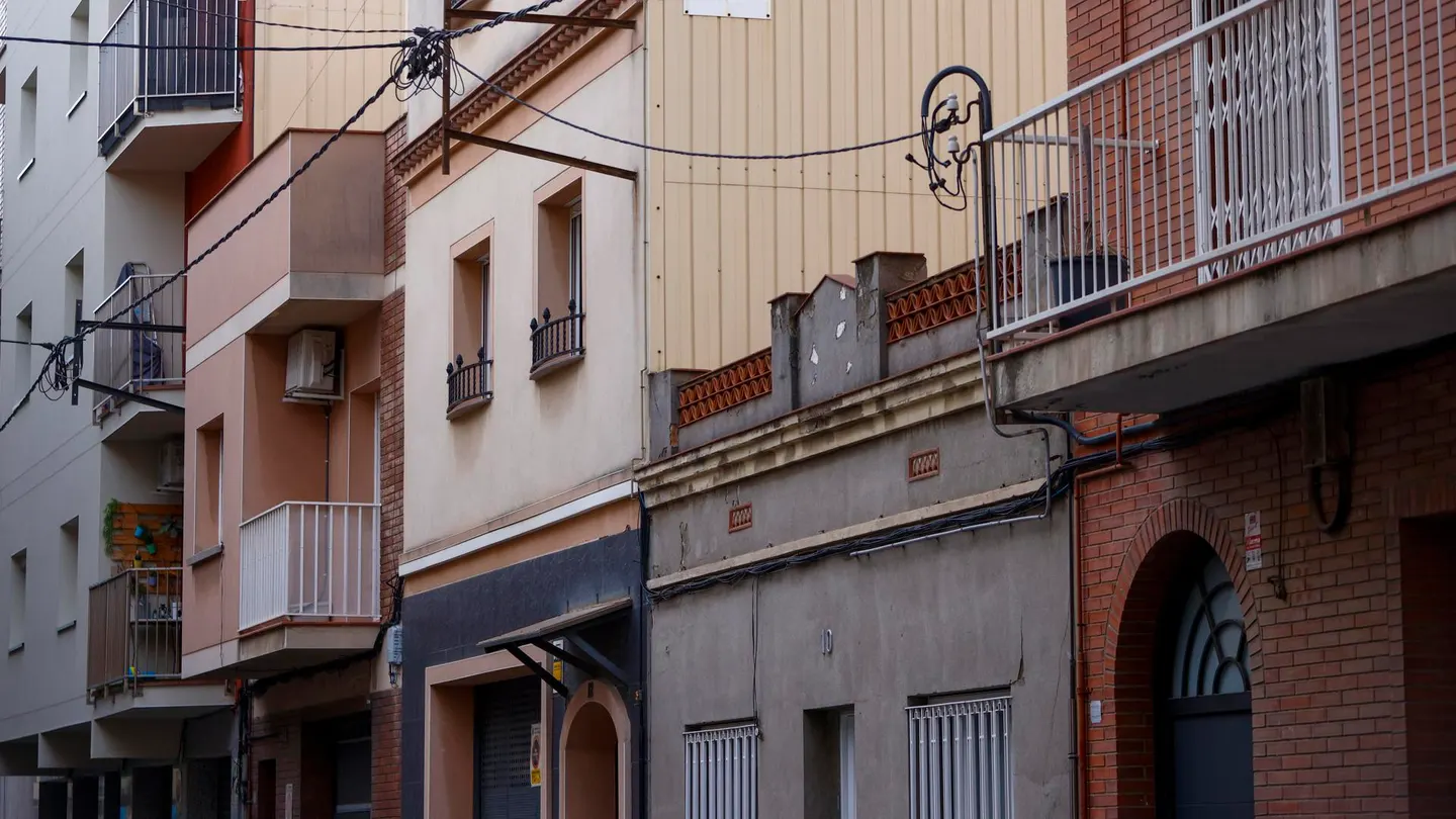 La vivienda donde se produjo el crimen machista precintada por la Policía La vivienda donde se produjo el crimen machista precintada por la Policía