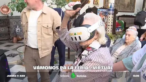 Mayores de una residencia de Sevilla vuelven a la Feria de Abril gracias a la realidad virtual