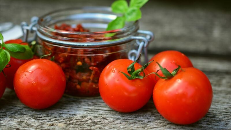 Logran tomates más dulces sin afectar a su tamaño