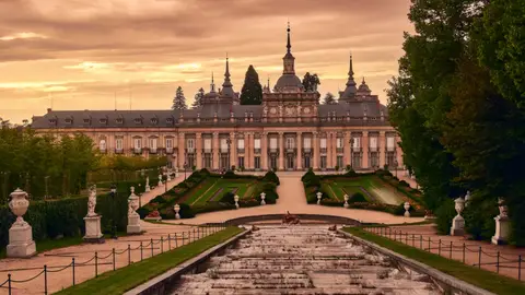 Atardecer en el Palacio Real de La Granja, Segovia Atardecer en el Palacio Real de La Granja, Segovia