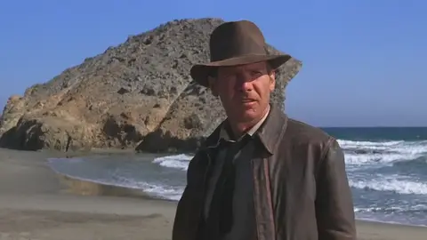 Harrison Ford en una escena de Indiana Jones y la última cruzada rodada en la playa de Mónsul Harrison Ford en una escena de Indiana Jones y la última cruzada rodada en la playa de Mónsul