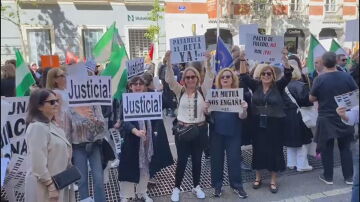 Abogados y procuradores manifestantes en Madrid