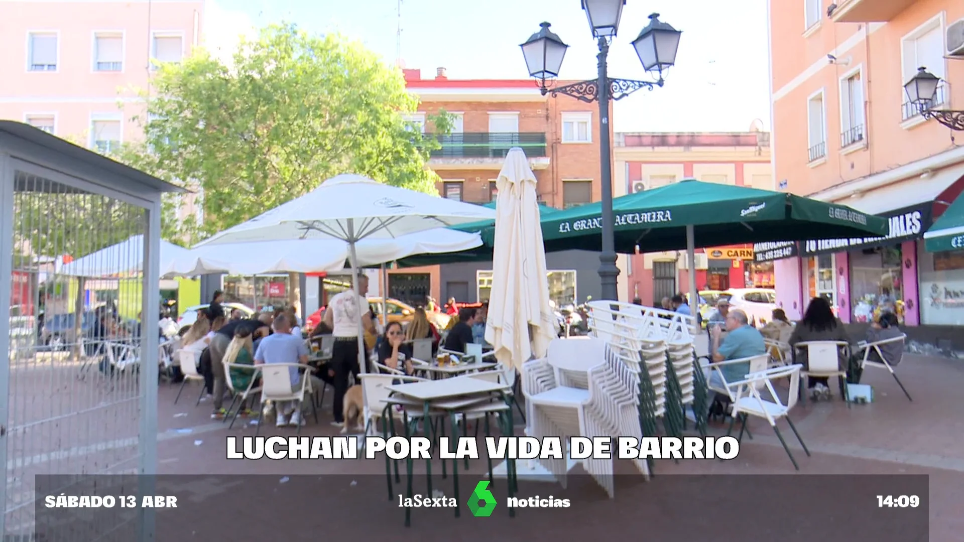 Puerta del Ángel contra el fondo buitre