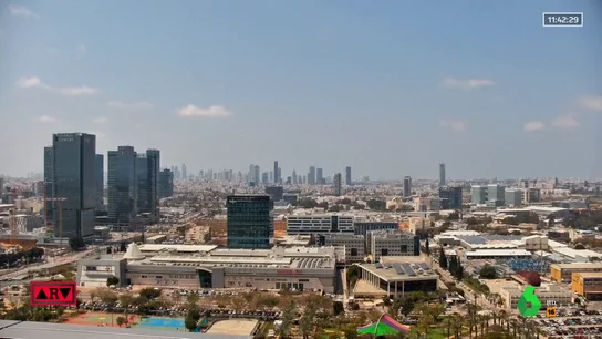 Skyline de Tel Aviv tras el ataque interceptado de Irán Skyline de Tel Aviv tras el ataque interceptado de Irán