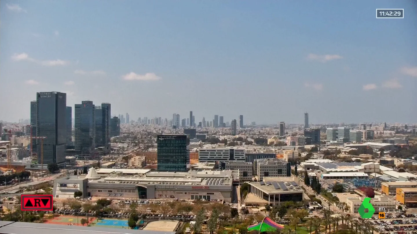 Skyline de Tel Aviv tras el ataque interceptado de Irán Skyline de Tel Aviv tras el ataque interceptado de Irán
