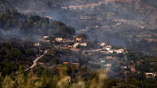 El incendio declarado a mediodía del pasado domingo en las inmediaciones del municipio alicantino de Tárbena. El incendio declarado a mediodía del pasado domingo en las inmediaciones del municipio alicantino de Tárbena.