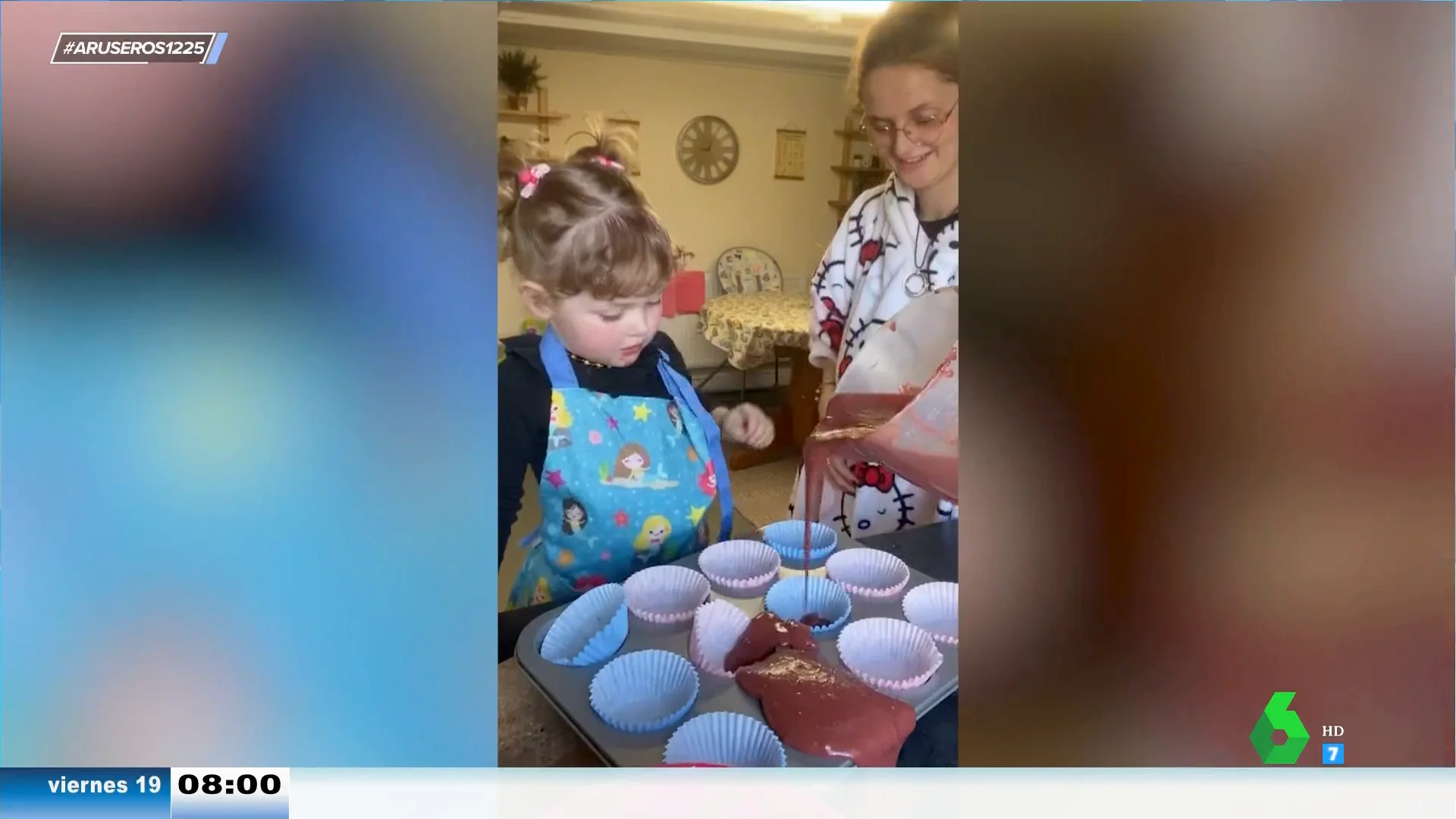 Oswyn, la pequeña chef más adorable de toda la web llega a Aruser@s: así es la cocinera que nos conquista el estómago y el corazón