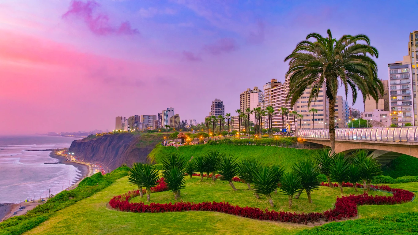 Panor&aacute;micad el distrito de Miraflores, en Lima (Per&uacute;) 