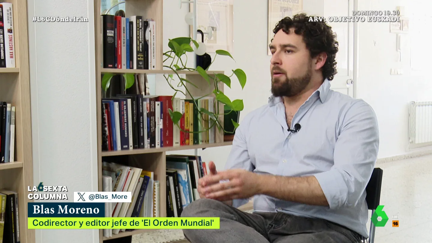 Blas Moreno analiza la oposición a Netanyahu Blas Moreno, codirector de 'El Orden Mundial' analiza las manifestaciones contra Netanyahu de las que es testigo la cámara de laSexta Columna en Tel Aviv: "No significa que la gente en Israel esté en contra de la guerra", afirma en este vídeo.