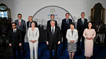 Los ministros de Exteriores del G7 en una foto de familia durante su reunión en Capri, Italia