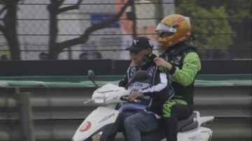 Bottas, en moto abandonado la pista de China