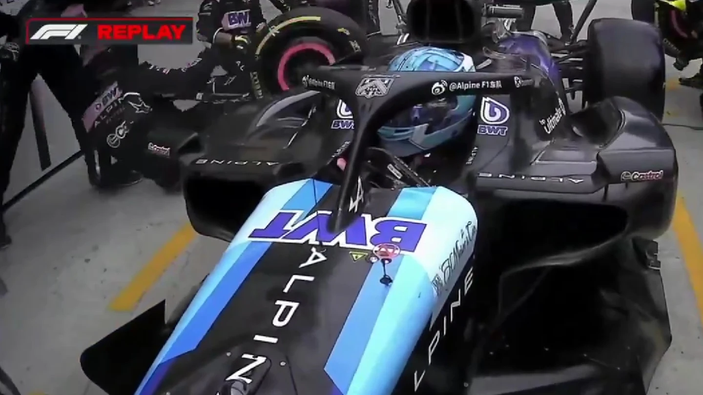 El atropello de Pierre Gasly a uno de sus mecánicos El atropello de Pierre Gasly a uno de sus mecánicos
