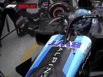 El atropello de Pierre Gasly a uno de sus mecánicos El atropello de Pierre Gasly a uno de sus mecánicos