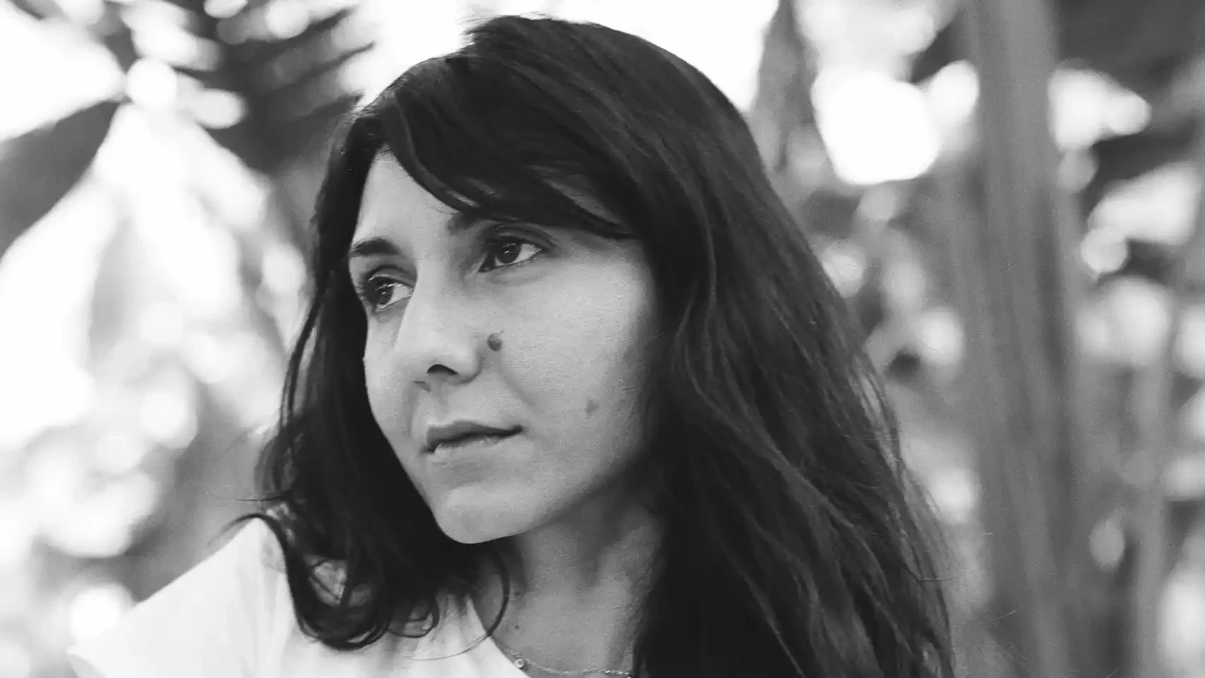 Entre 'La IslEn McGlue, la primera novela de Ottessa Moshflegh, encontramos muchos de los rasgos que la han convertido en una autora de éxito