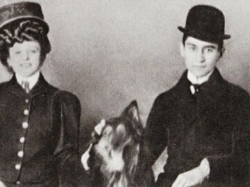 Kafka con un collie y su amante, la camarera Hansi Julie Szokoll