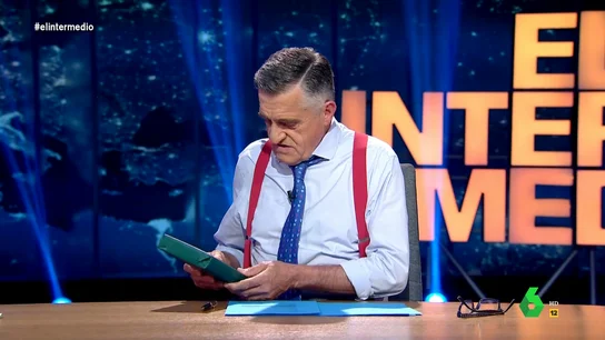 Wyoming, sorprendido con el regalo de Sandra Sabatés por el Día del Libro: "¿Esto qué es, una indirecta?" Wyoming, sorprendido con el regalo de Sandra Sabatés por el Día del Libro: "¿Esto qué es, una indirecta?"